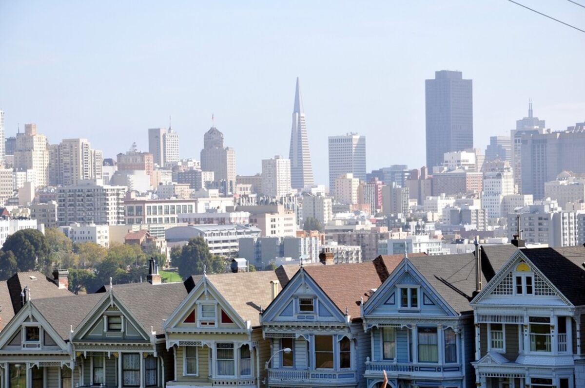 houses with beautifuls sidins and roofs